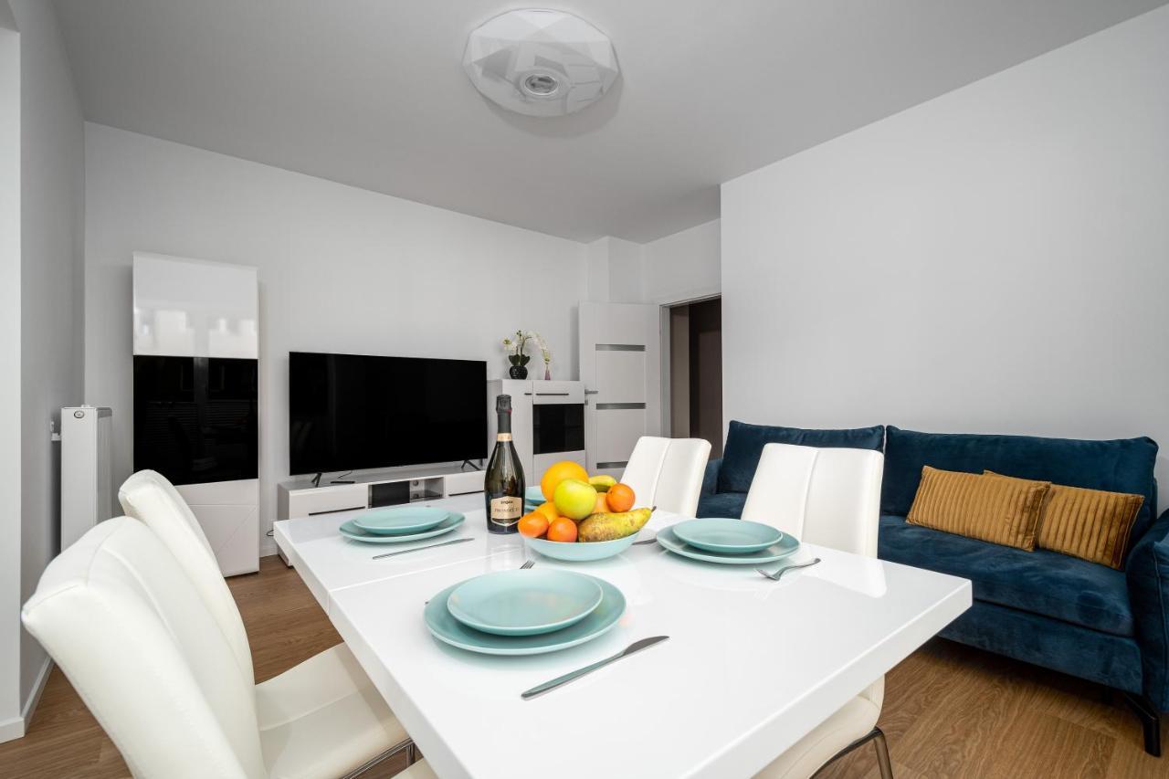 Your Apartments Okrzei 12 Varsóvia Exterior foto